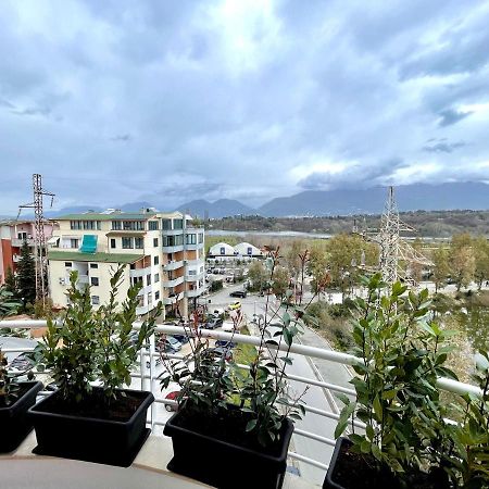 Queen'S Luxury Apartments Lake Тирана Экстерьер фото