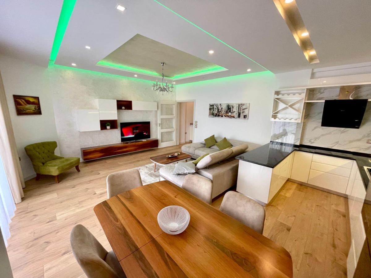 Queen'S Luxury Apartments Lake Тирана Экстерьер фото