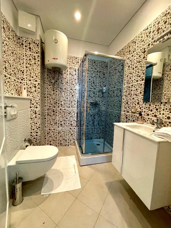 Queen'S Luxury Apartments Lake Тирана Экстерьер фото