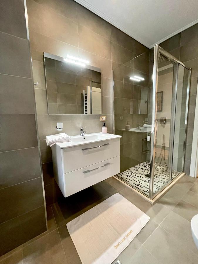 Queen'S Luxury Apartments Lake Тирана Экстерьер фото