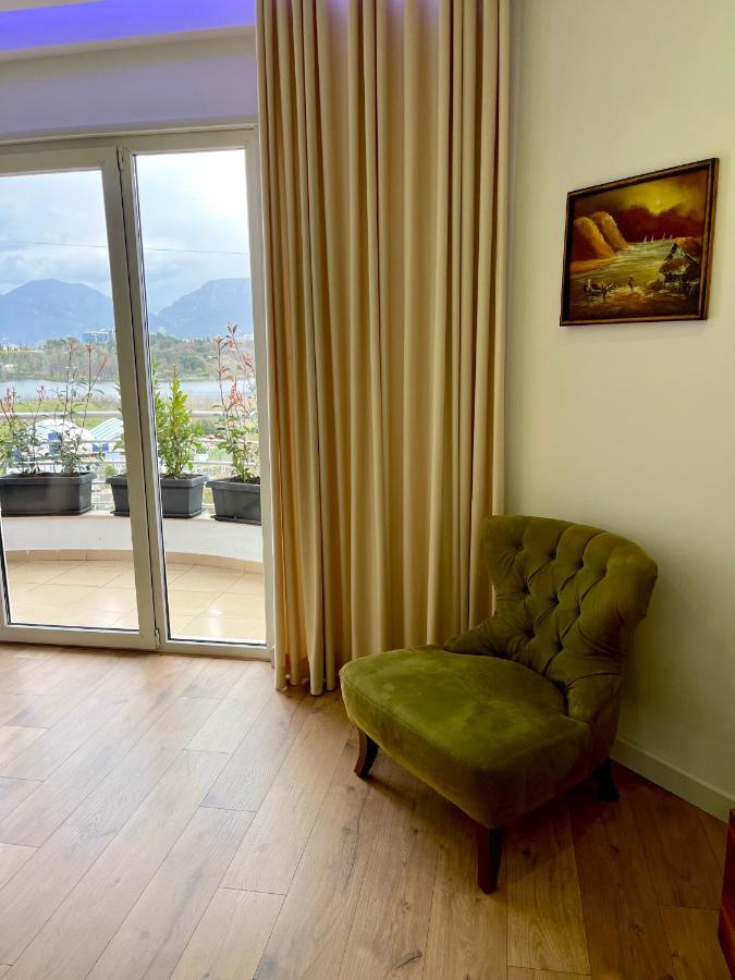 Queen'S Luxury Apartments Lake Тирана Экстерьер фото