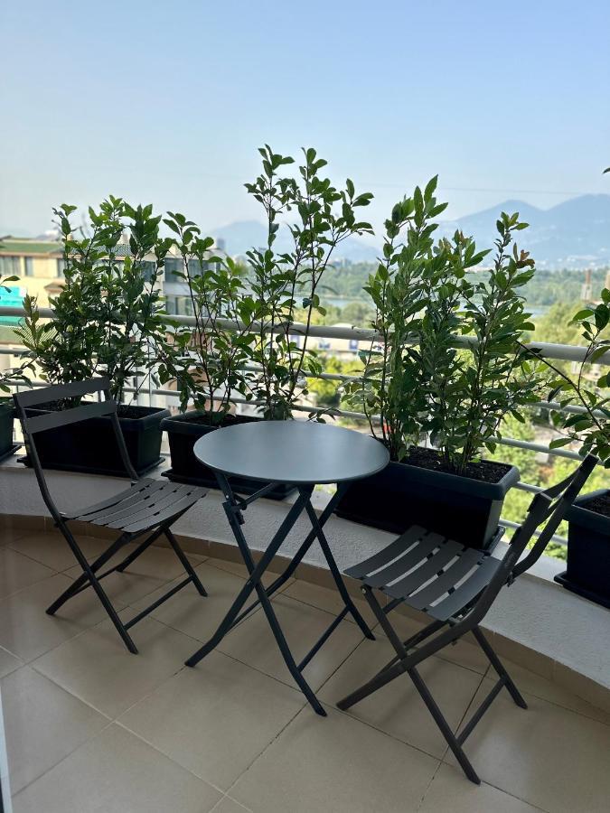 Queen'S Luxury Apartments Lake Тирана Экстерьер фото